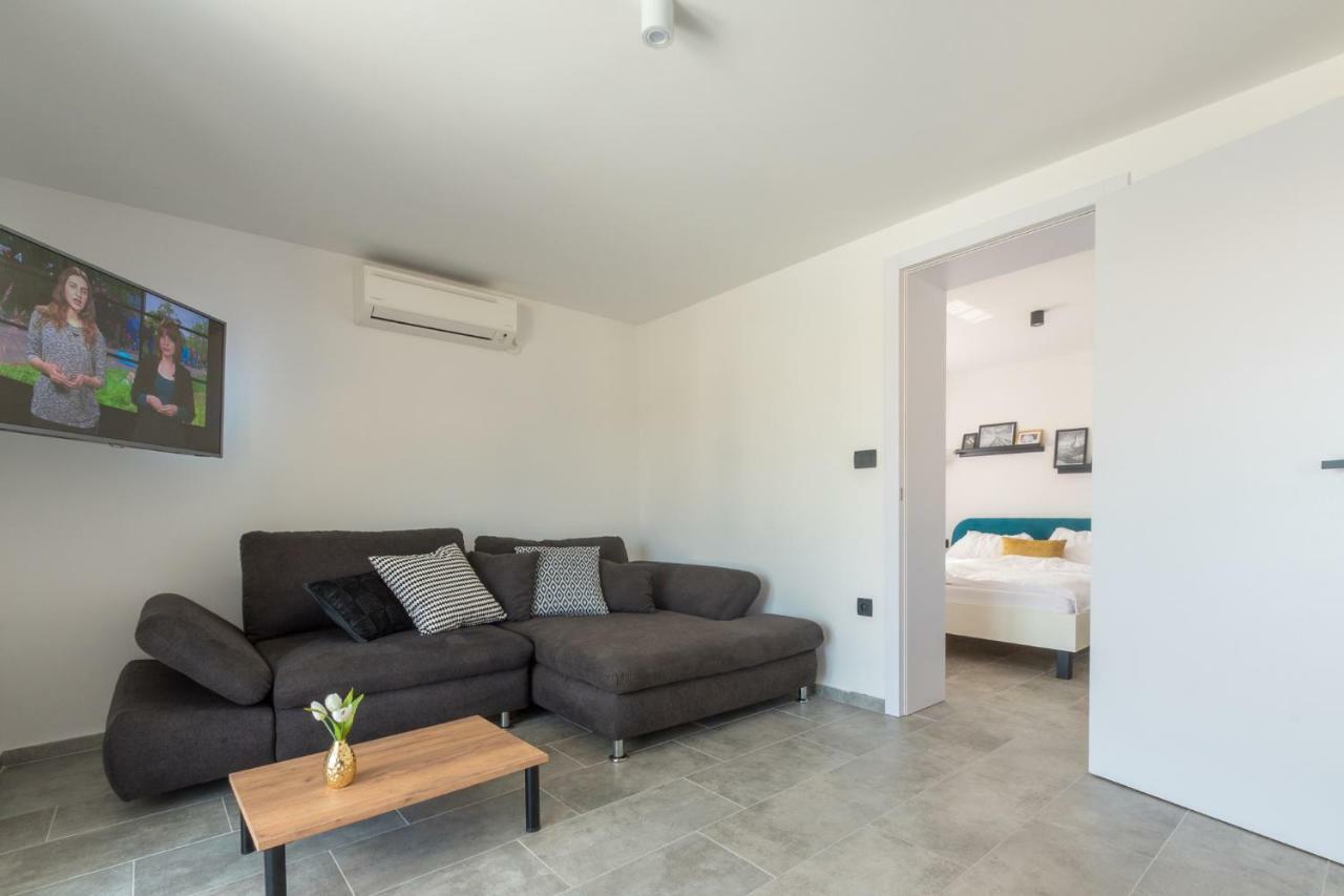 Sun & Sea Villa Корнич Екстер'єр фото